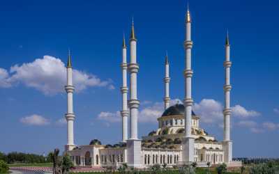 Nikozja stolica dwóch Cyprów z Limassol [49]